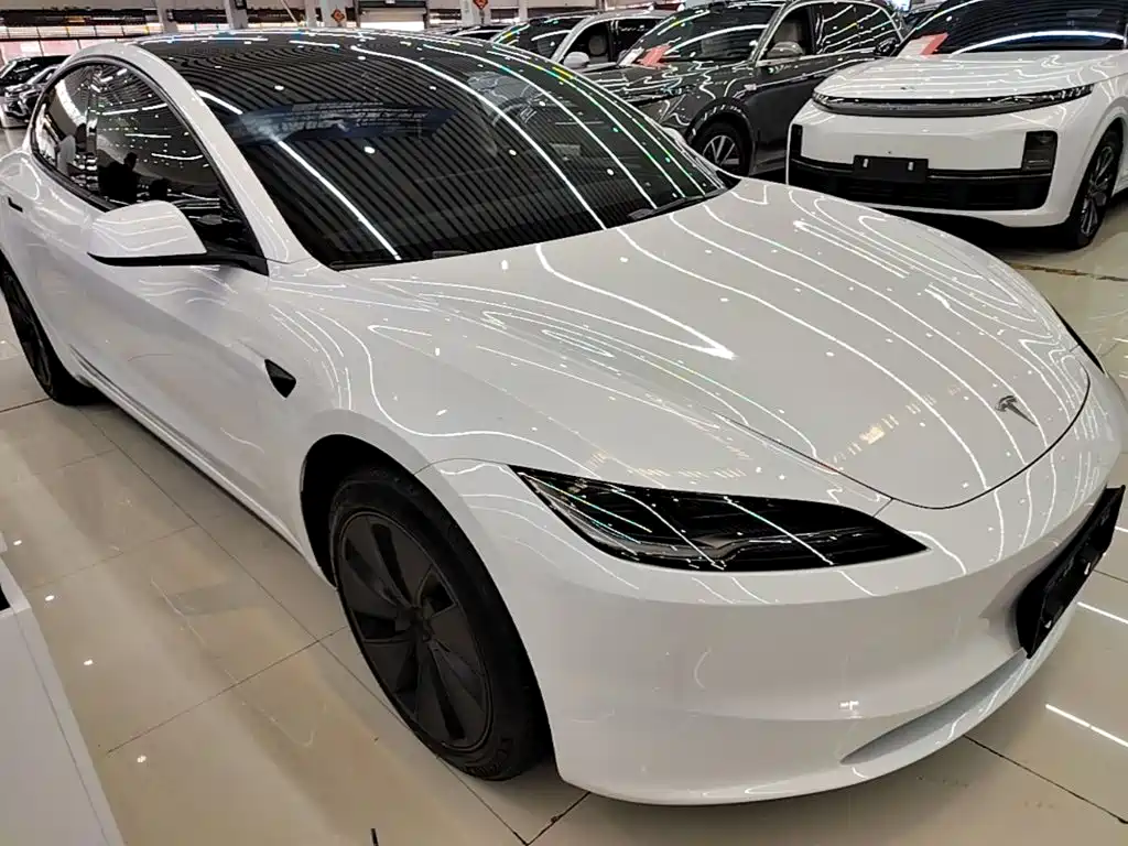 Tesla Model 3 — фото 4