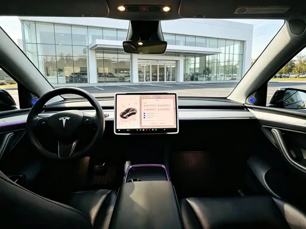 Tesla Model Y — фото 7