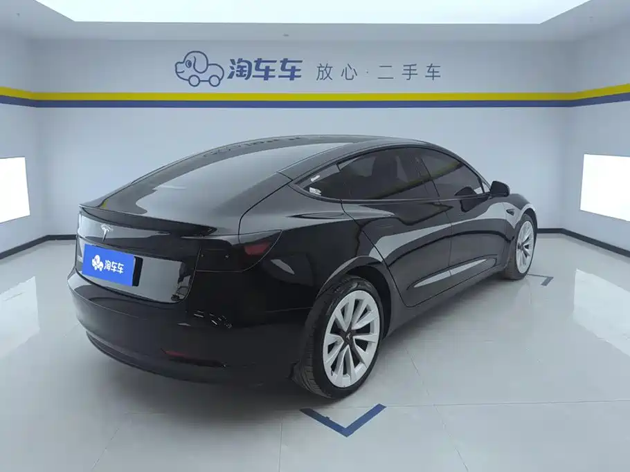 Tesla Model 3 — фото 3