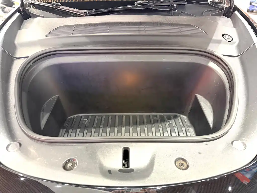Tesla Model Y — фото 13