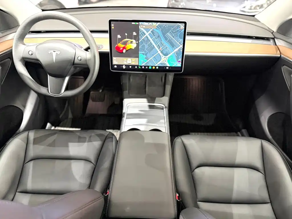 Tesla Model Y — фото 7