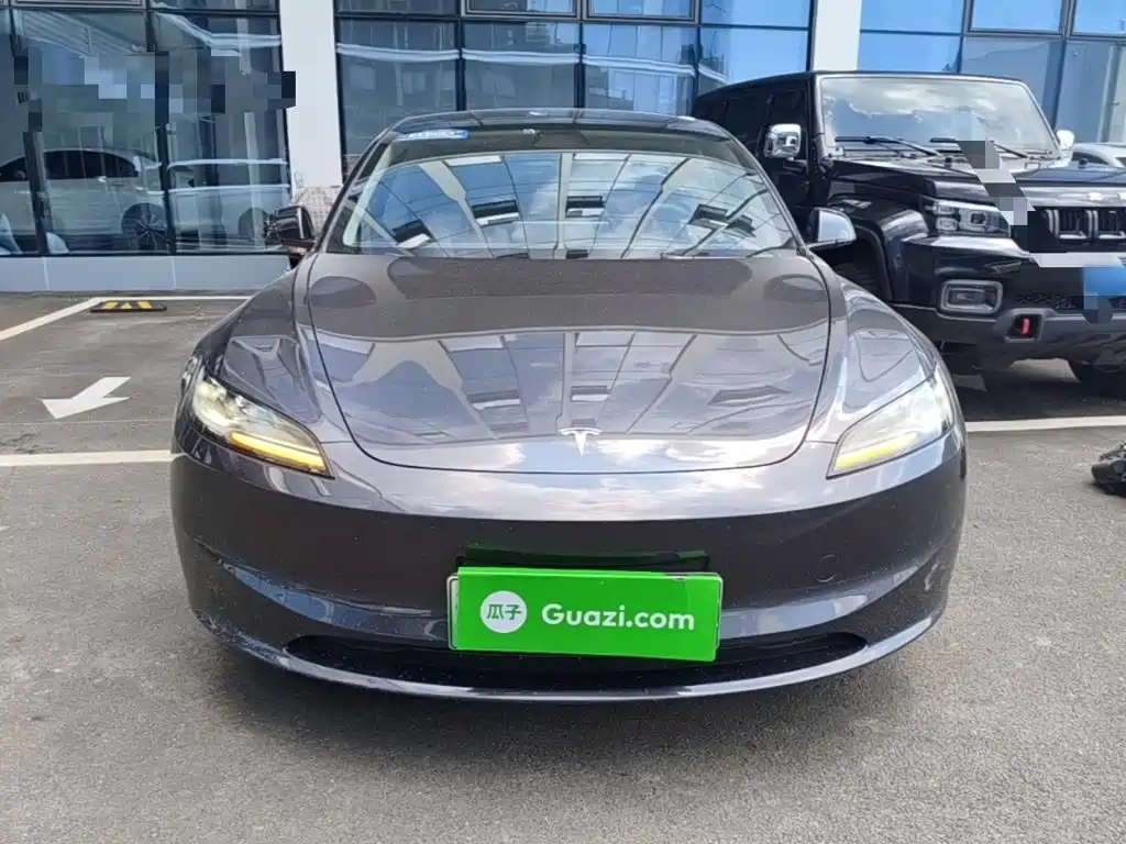 Tesla Model 3 — фото 3