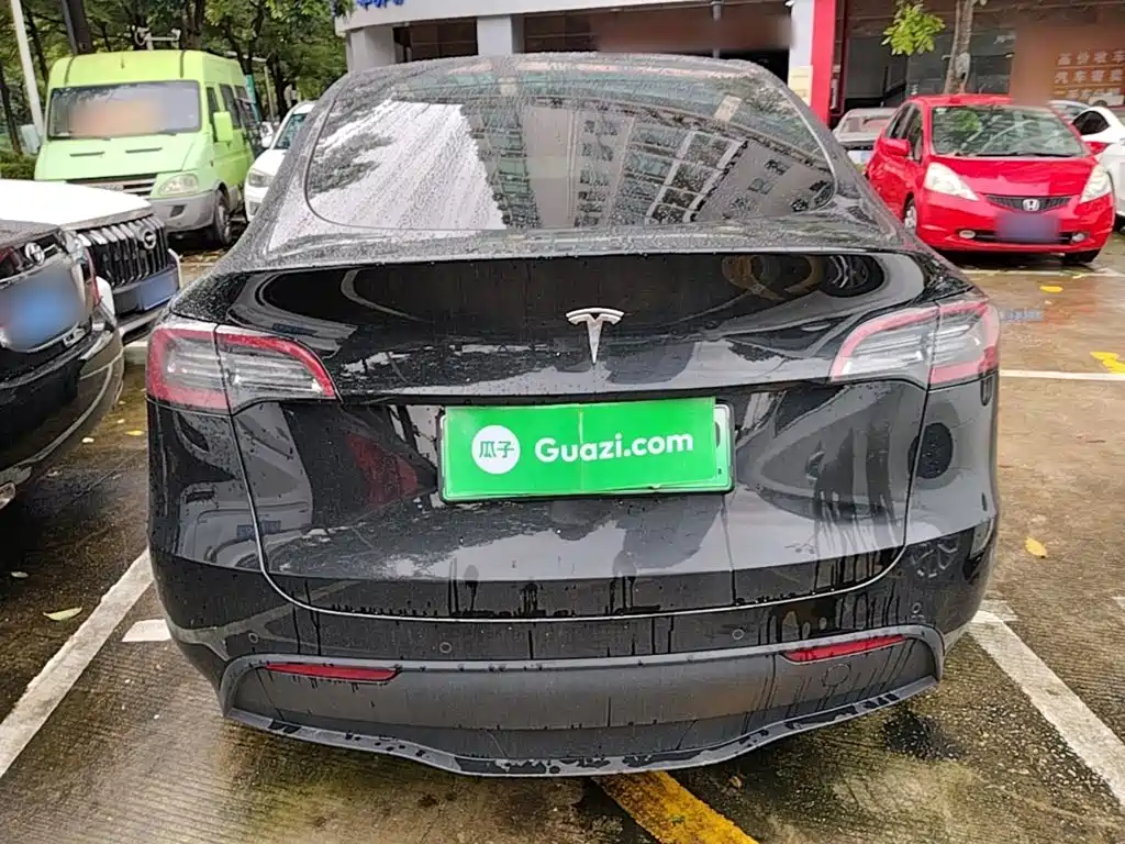 Tesla Model Y — фото 6