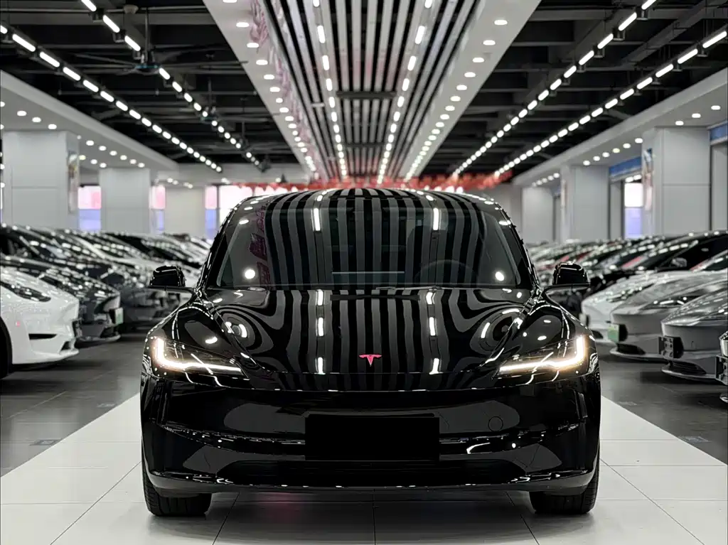 Tesla Model 3 — фото 2