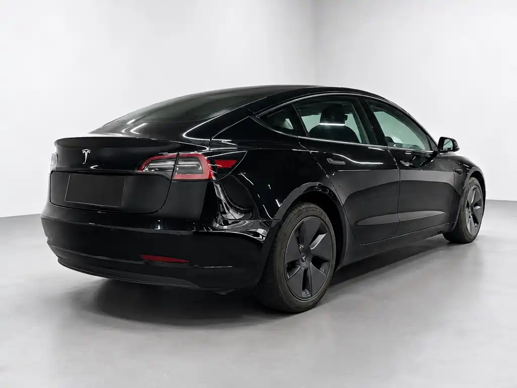 Tesla Model 3 — фото 7