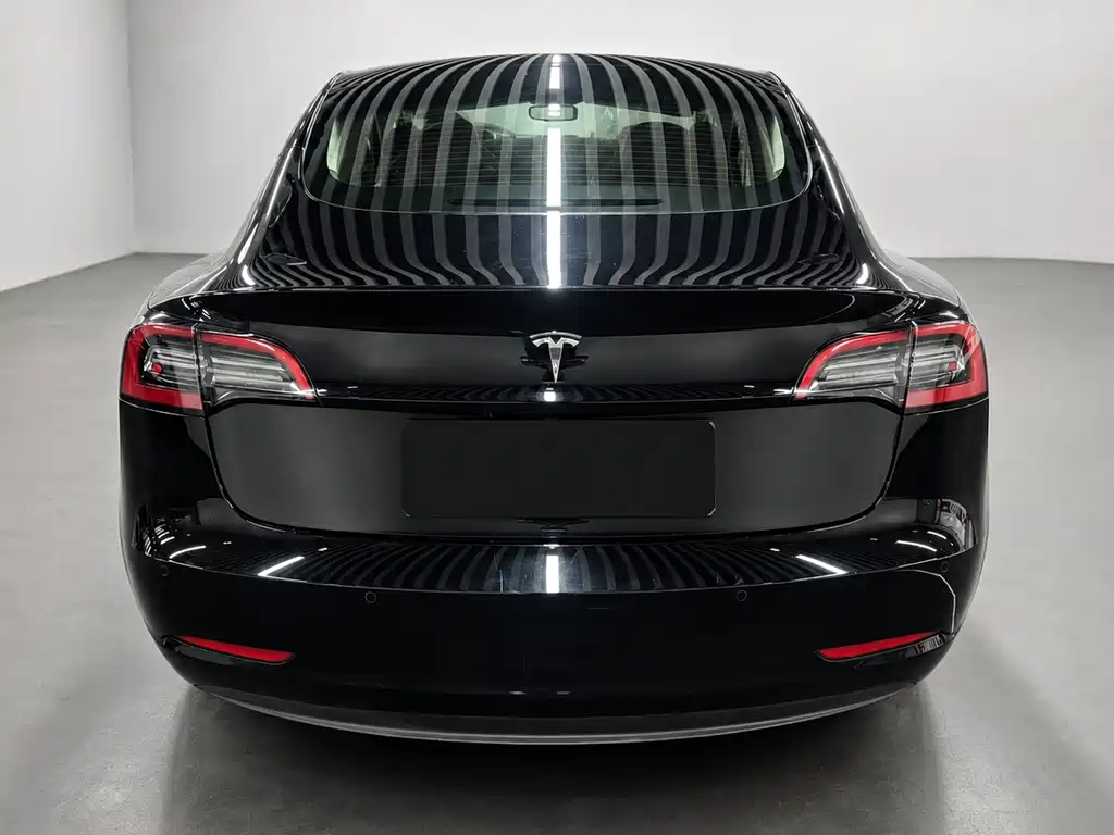 Tesla Model 3 — фото 8