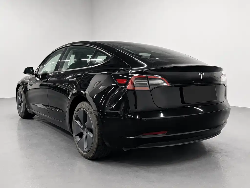 Tesla Model 3 — фото 9