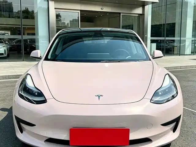 Tesla Model 3 — фото 2
