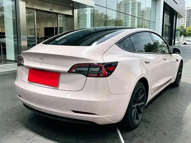 Tesla Model 3 — фото 4