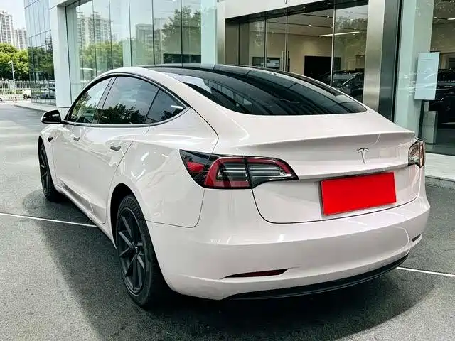 Tesla Model 3 — фото 6
