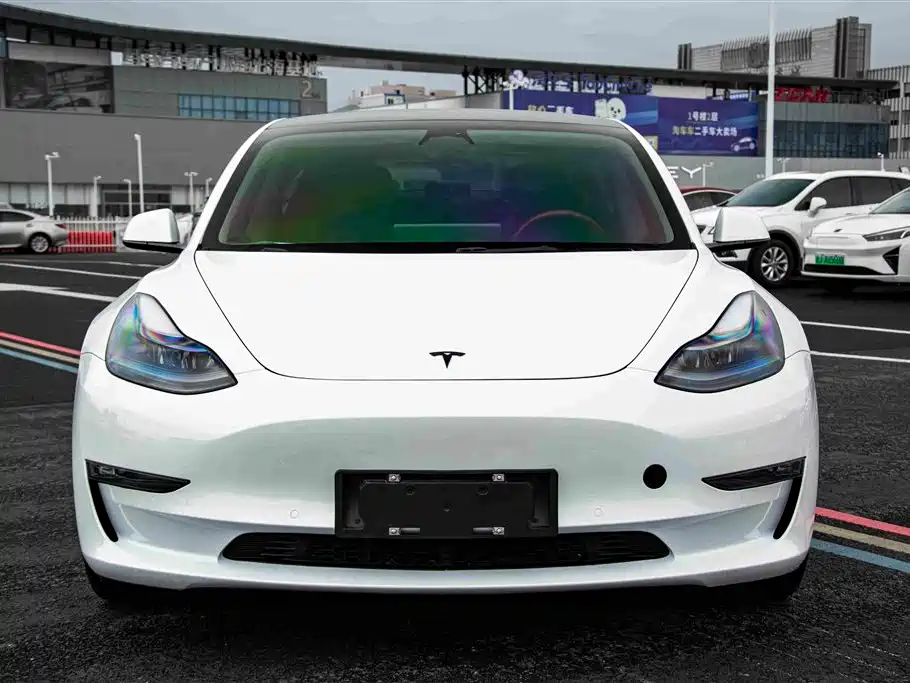 Tesla Model 3 — фото 2