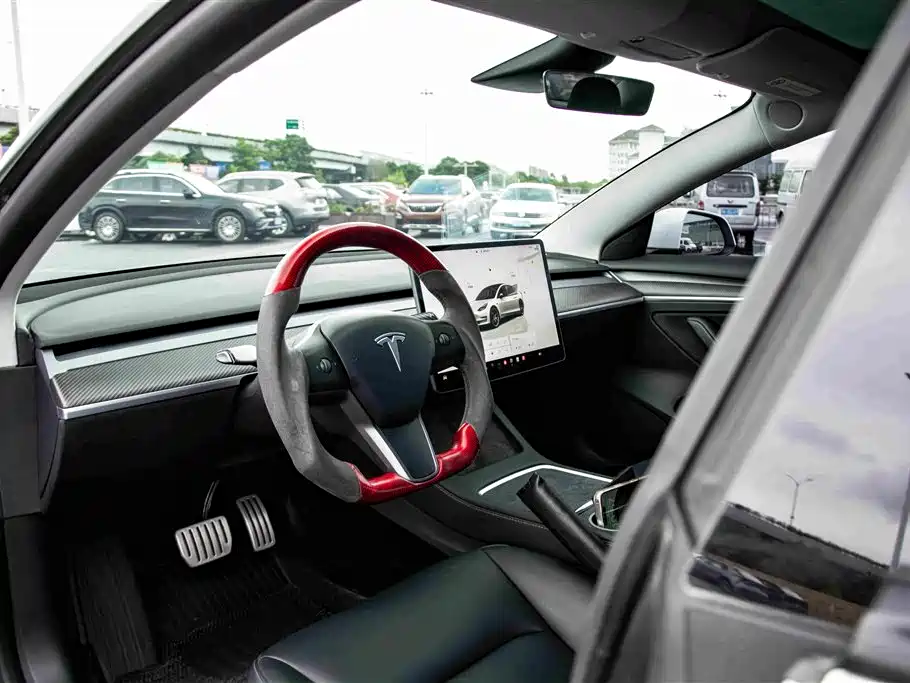 Tesla Model 3 — фото 10