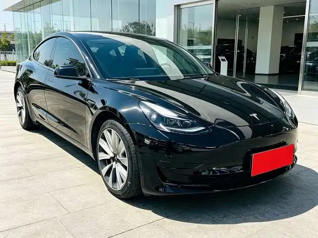 Tesla Model 3 — фото 3