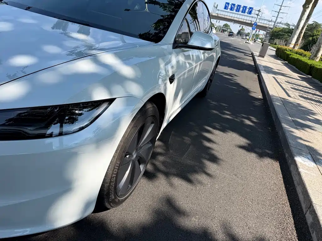 Tesla Model 3 — фото 3