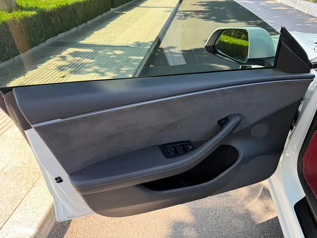 Tesla Model 3 — фото 6