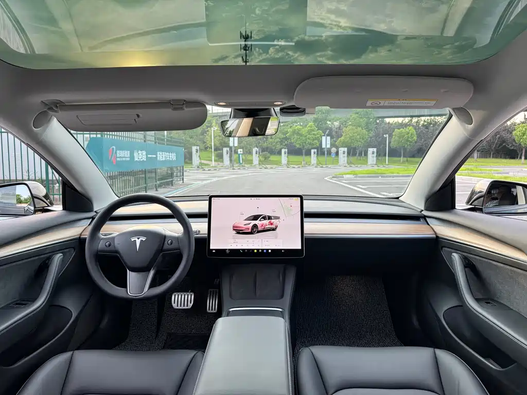 Tesla Model 3 — фото 13