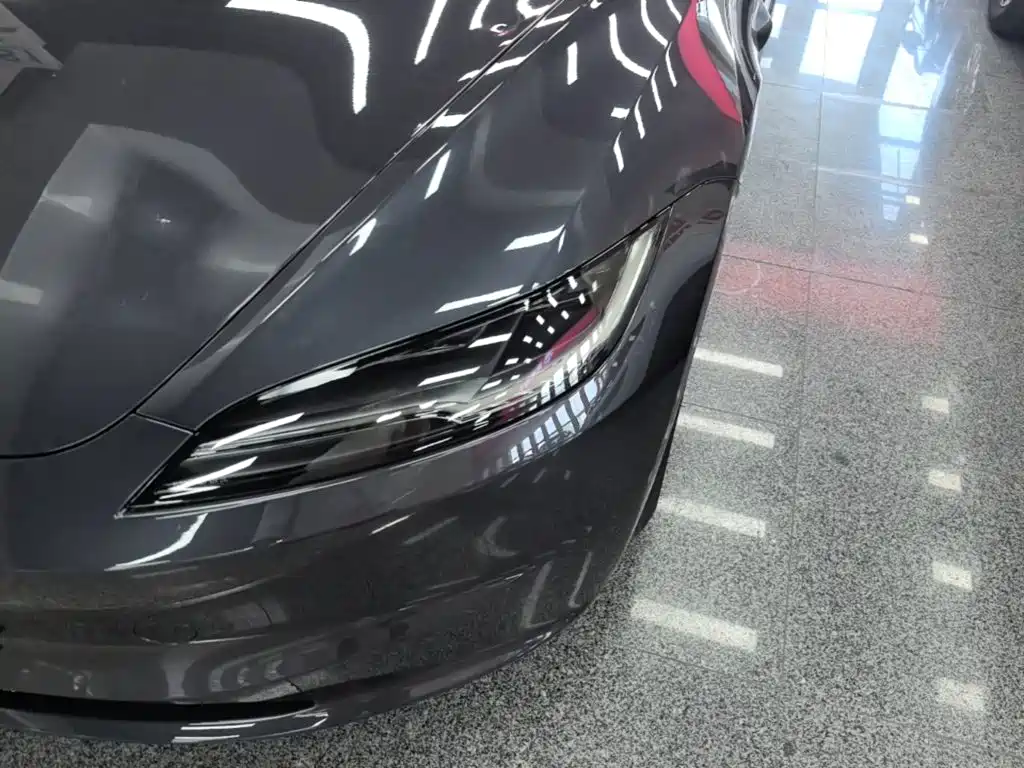 Tesla Model 3 — фото 24