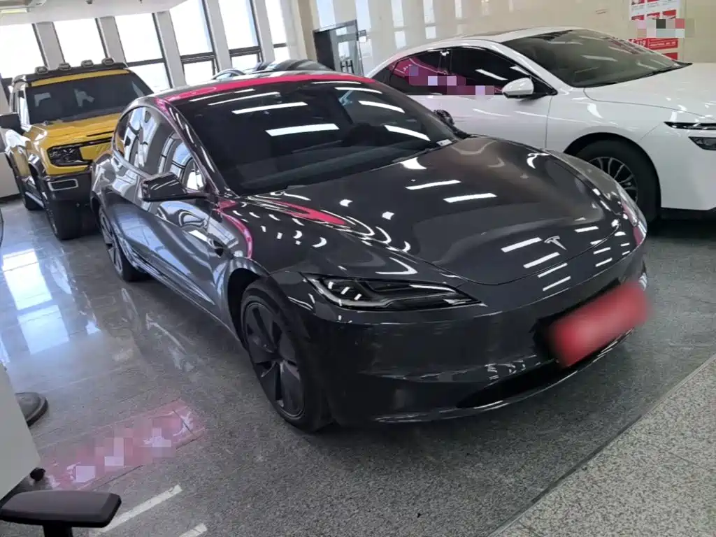 Tesla Model 3 — фото 4