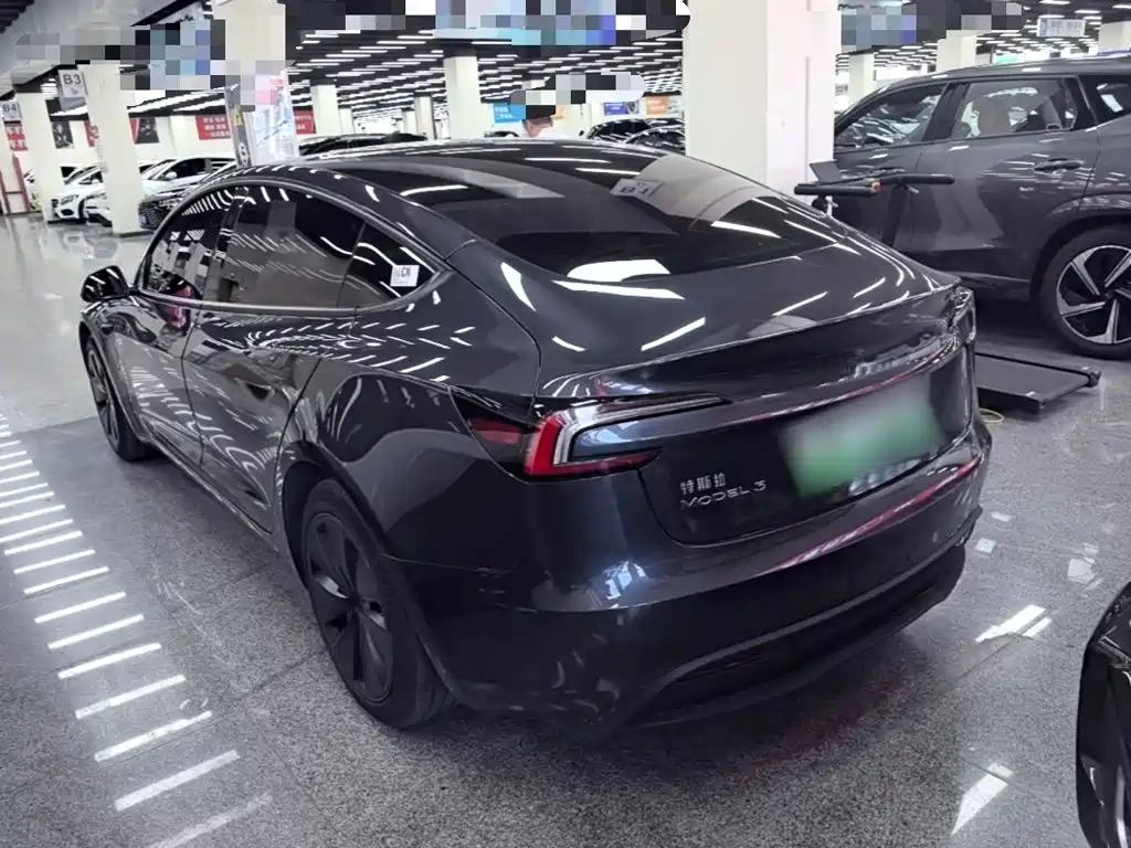 Tesla Model 3 — фото 5