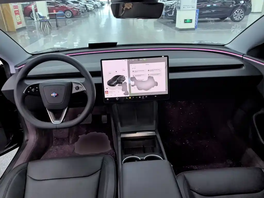 Tesla Model 3 — фото 10