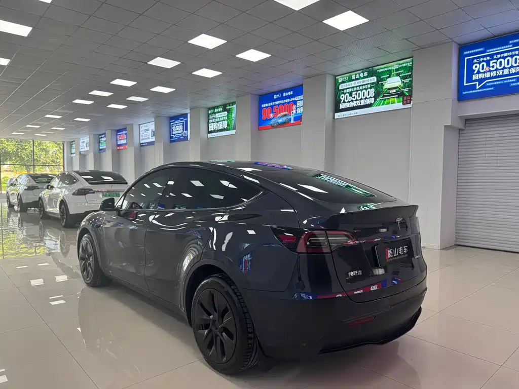 Tesla Model Y — фото 4