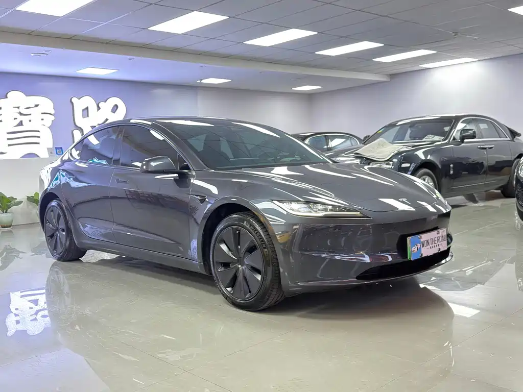 Tesla Model 3 — фото 3