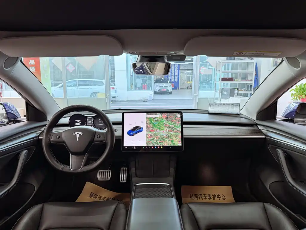 Tesla Model 3 — фото 10