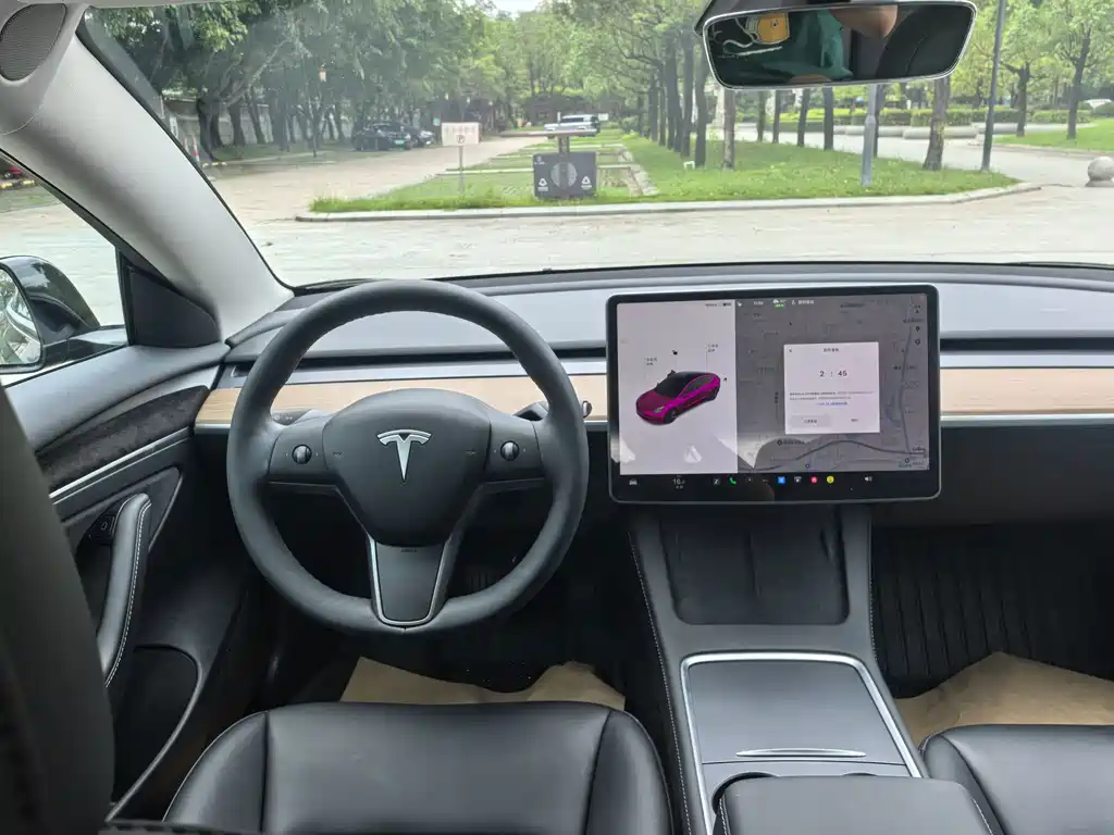 Tesla Model 3 — фото 7