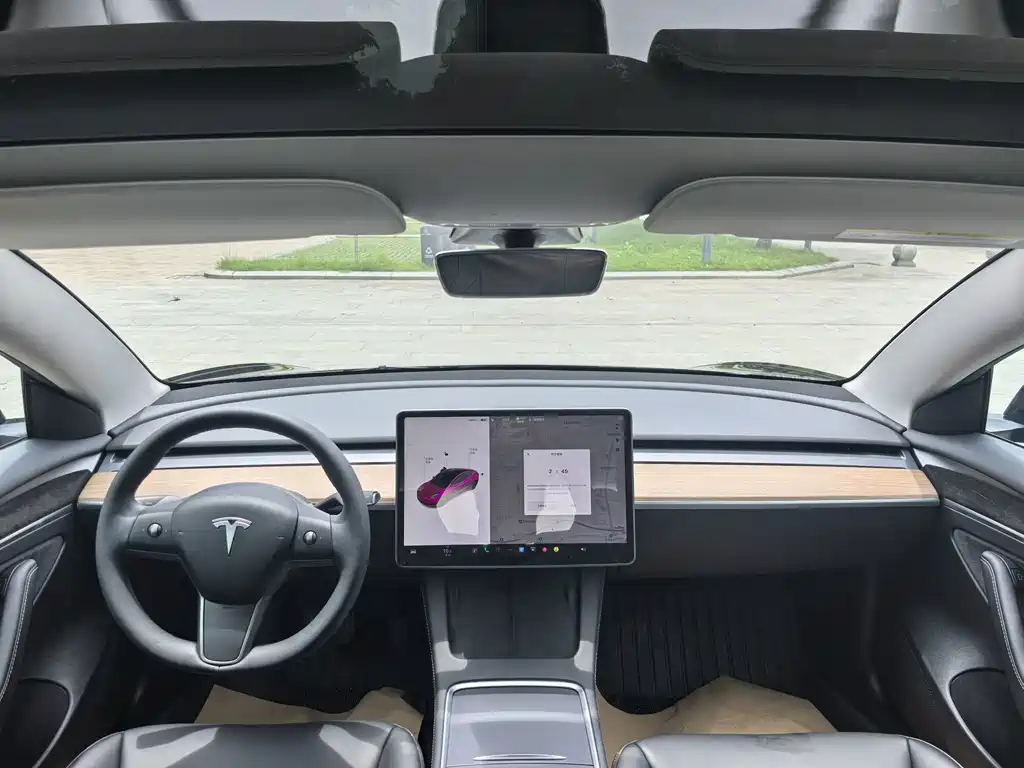 Tesla Model 3 — фото 9