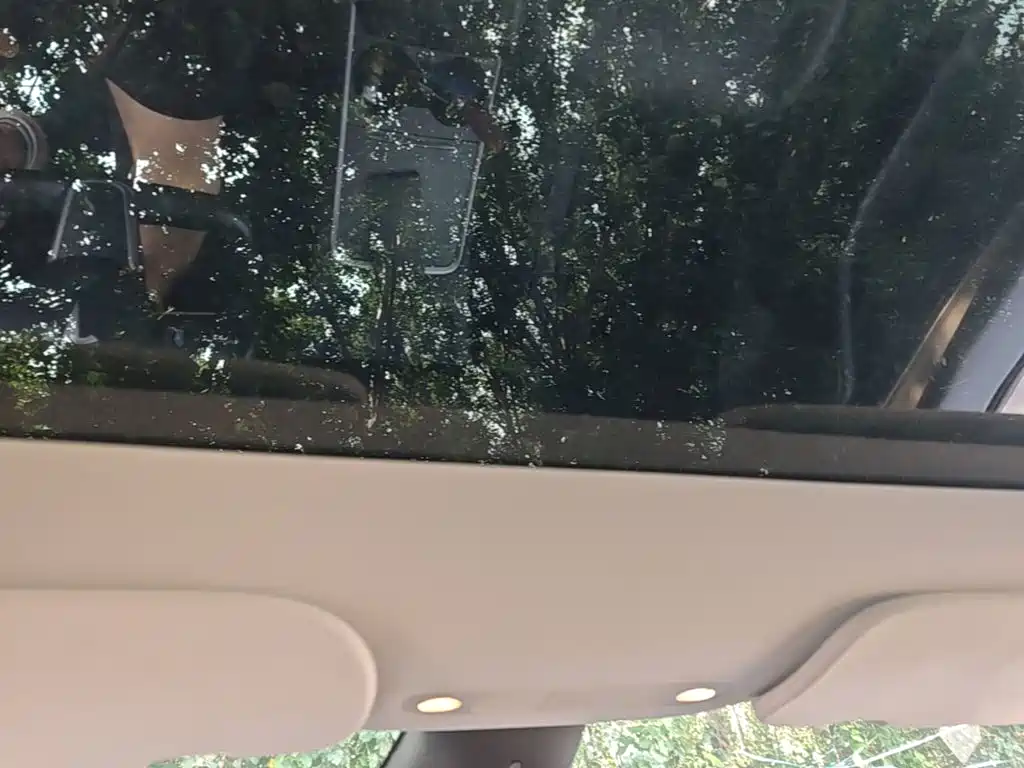 Tesla Model Y — фото 18