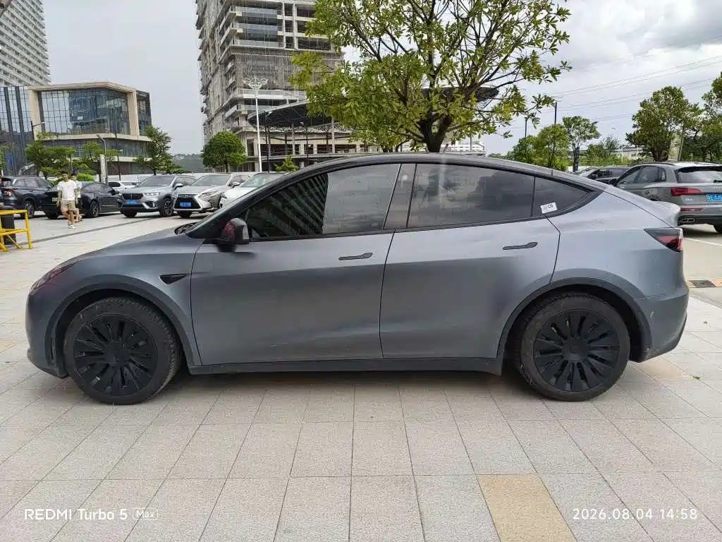 Tesla Model Y — фото 3