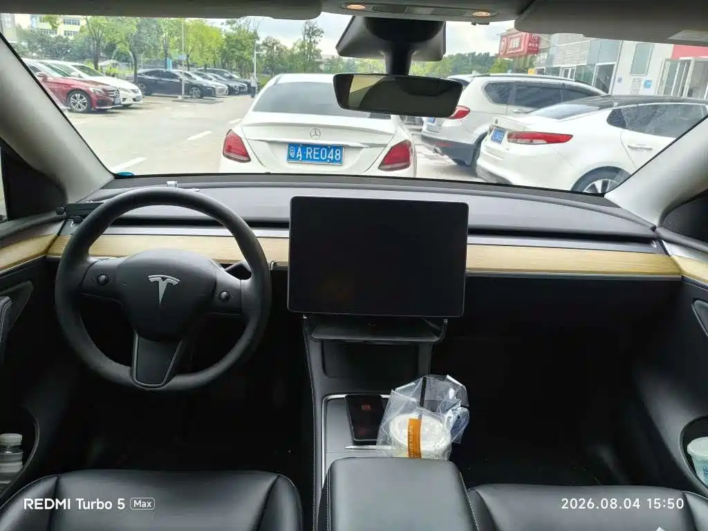 Tesla Model Y — фото 5