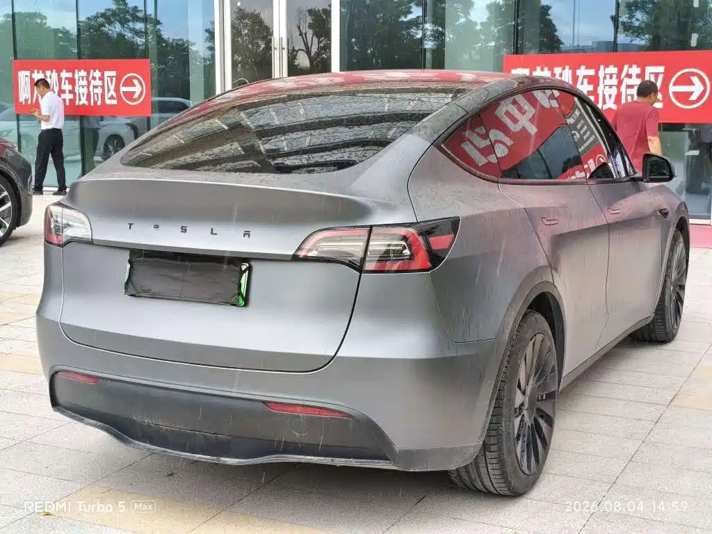 Tesla Model Y — фото 9