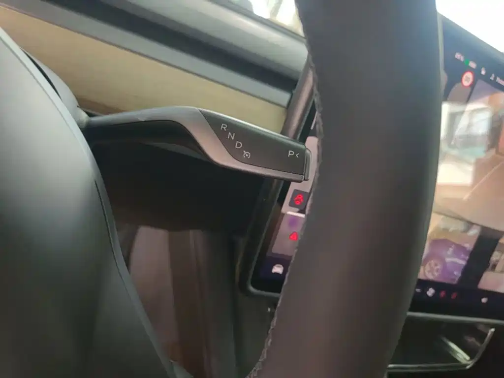 Tesla Model Y — фото 14