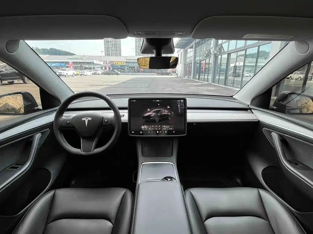 Tesla Model Y — фото 6