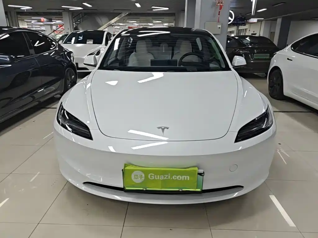 Tesla Model 3 — фото 3