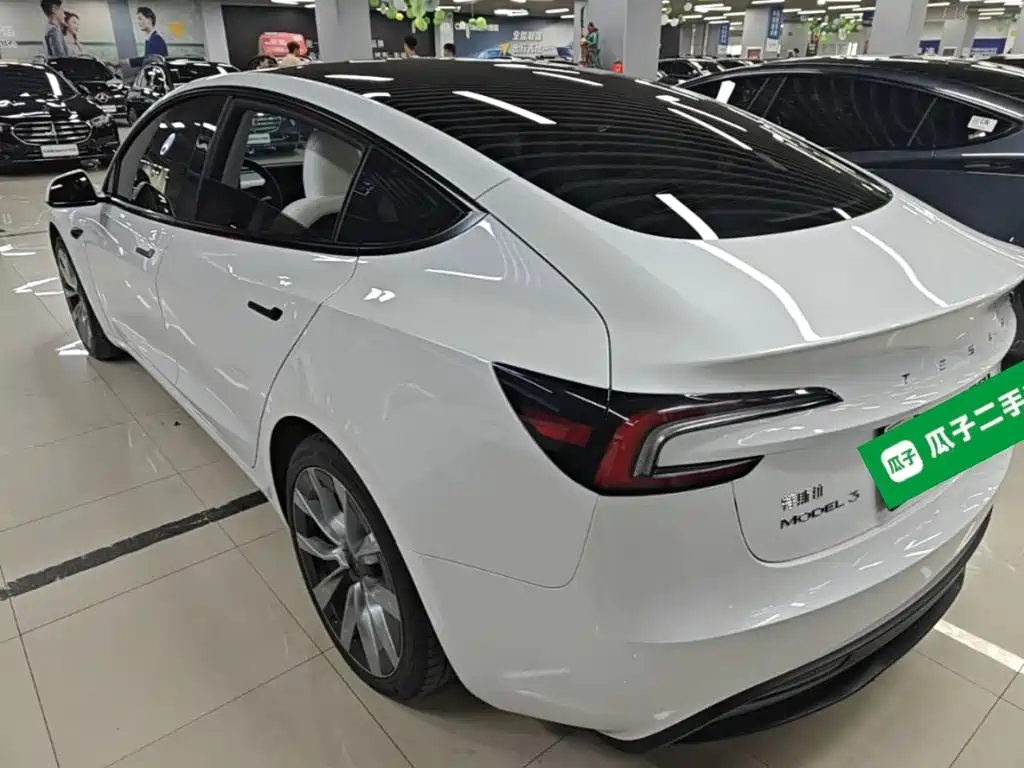 Tesla Model 3 — фото 5