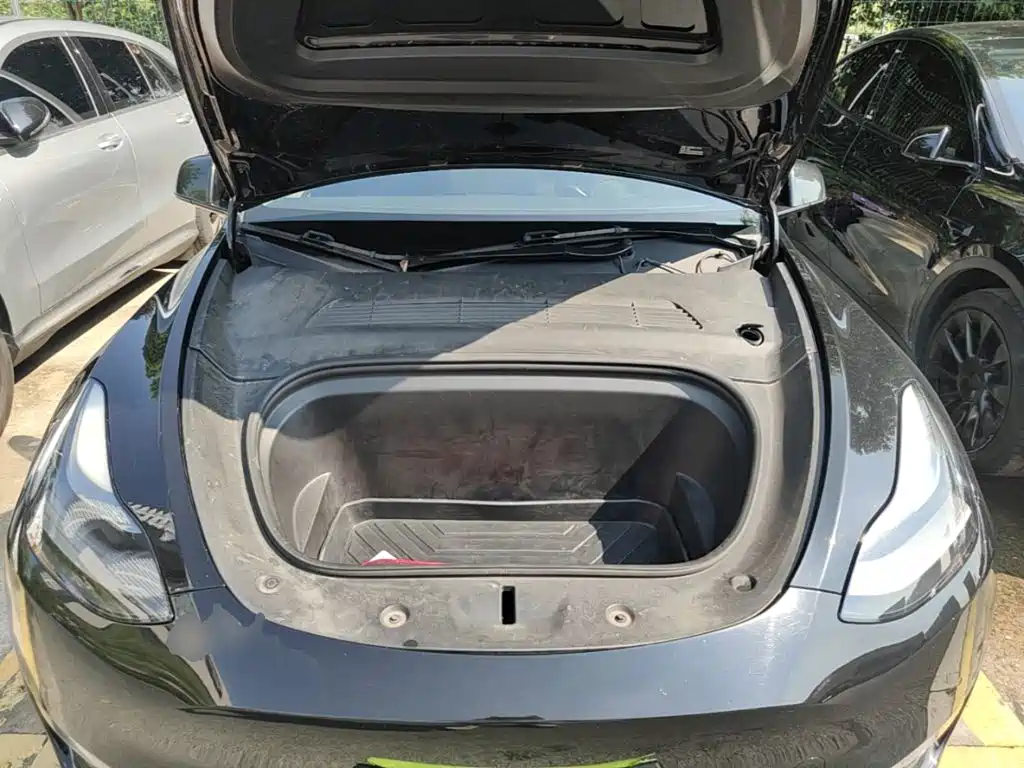 Tesla Model Y — фото 20