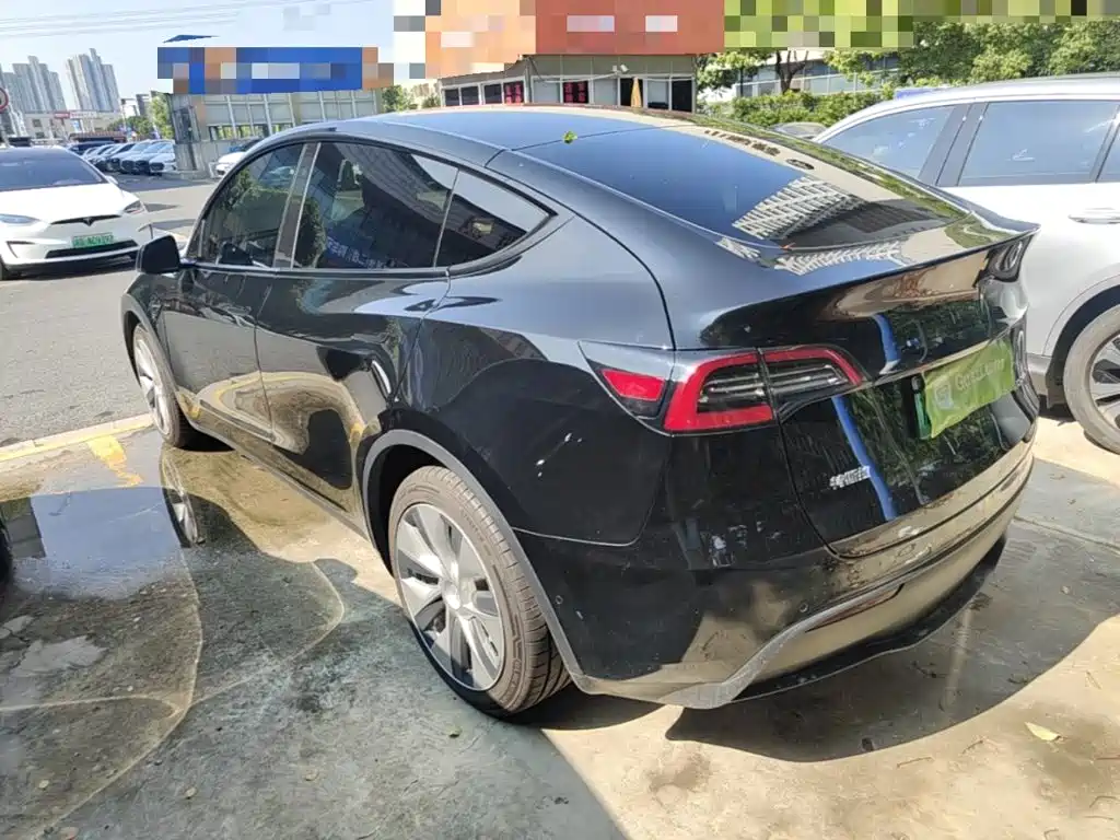 Tesla Model Y — фото 5