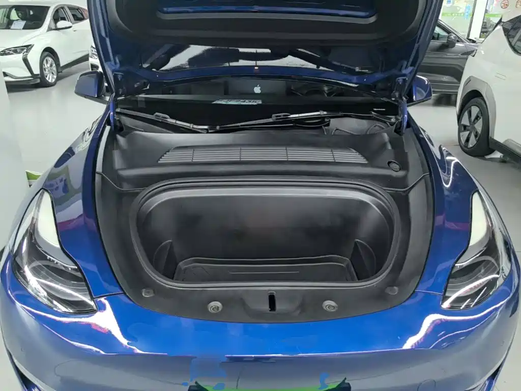 Tesla Model Y — фото 20