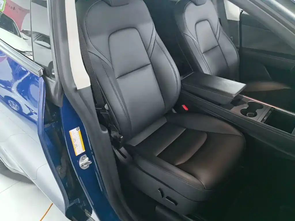 Tesla Model Y — фото 25