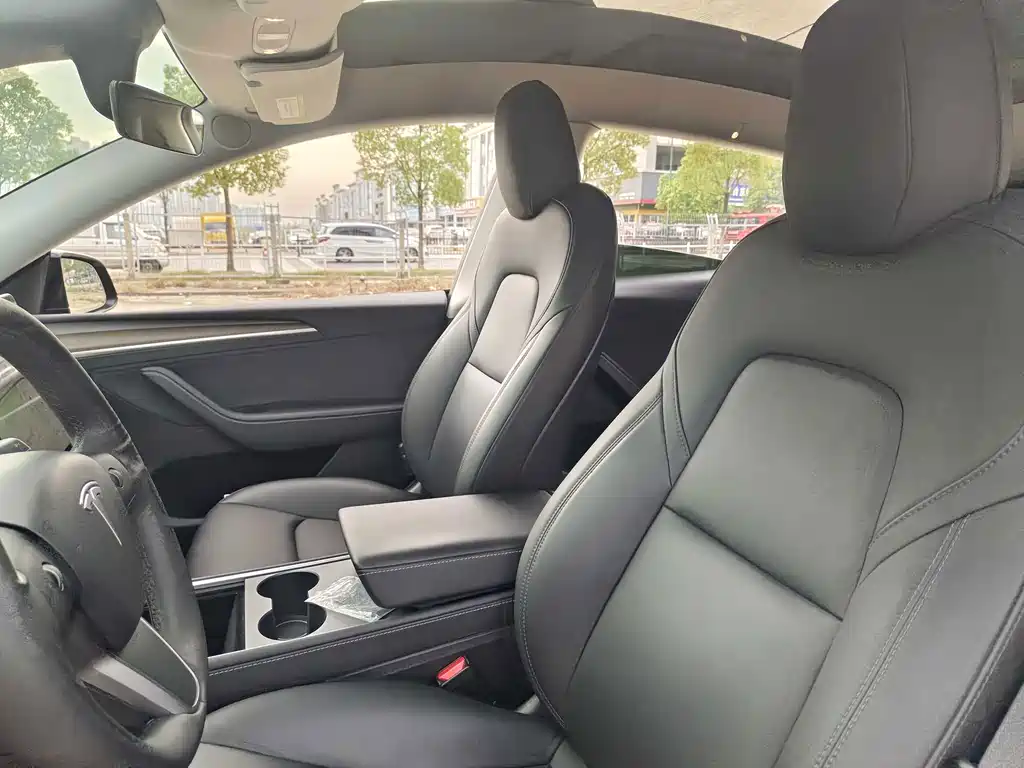 Tesla Model Y — фото 24