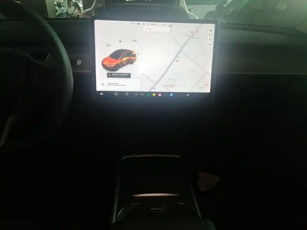 Tesla Model Y — фото 13