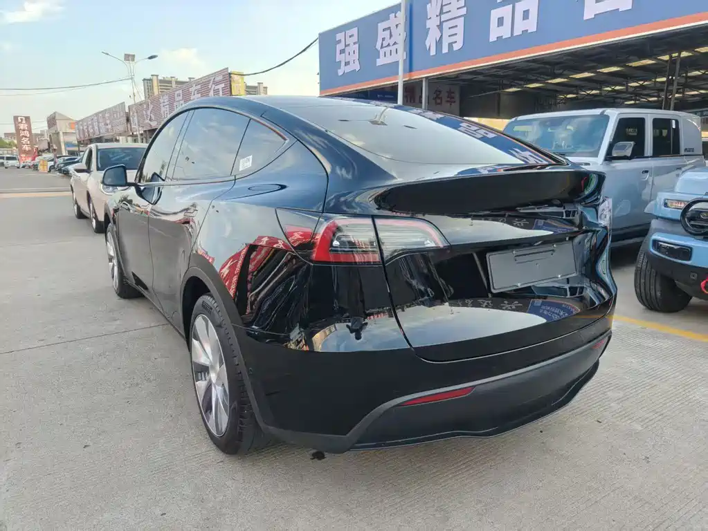Tesla Model Y — фото 7