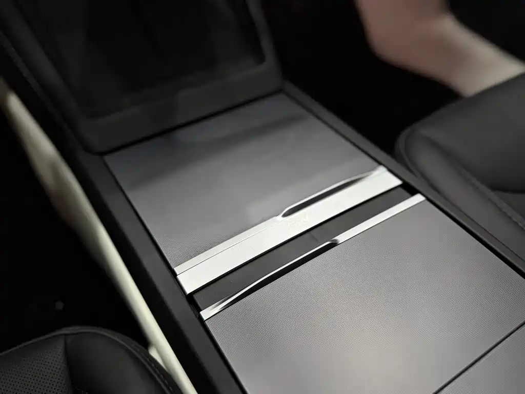 Tesla Model 3 — фото 13