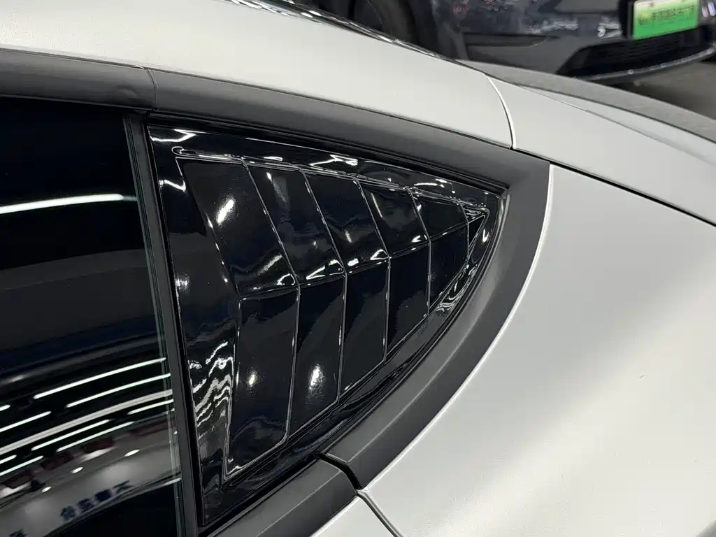 Tesla Model 3 — фото 15