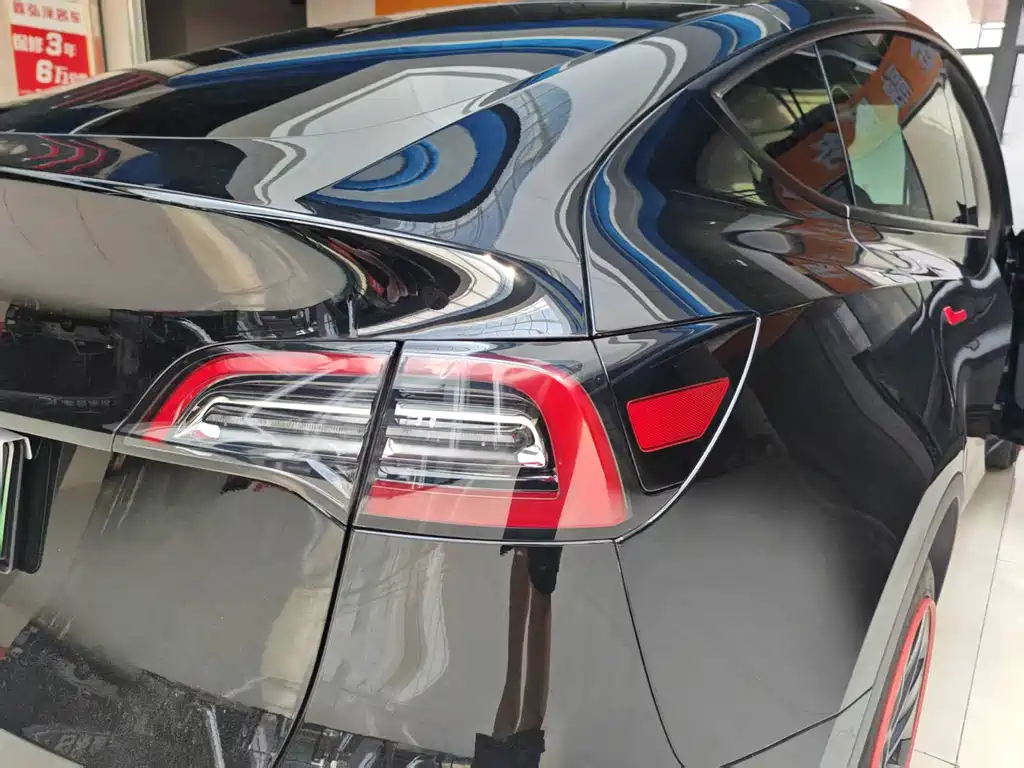 Tesla Model Y — фото 14