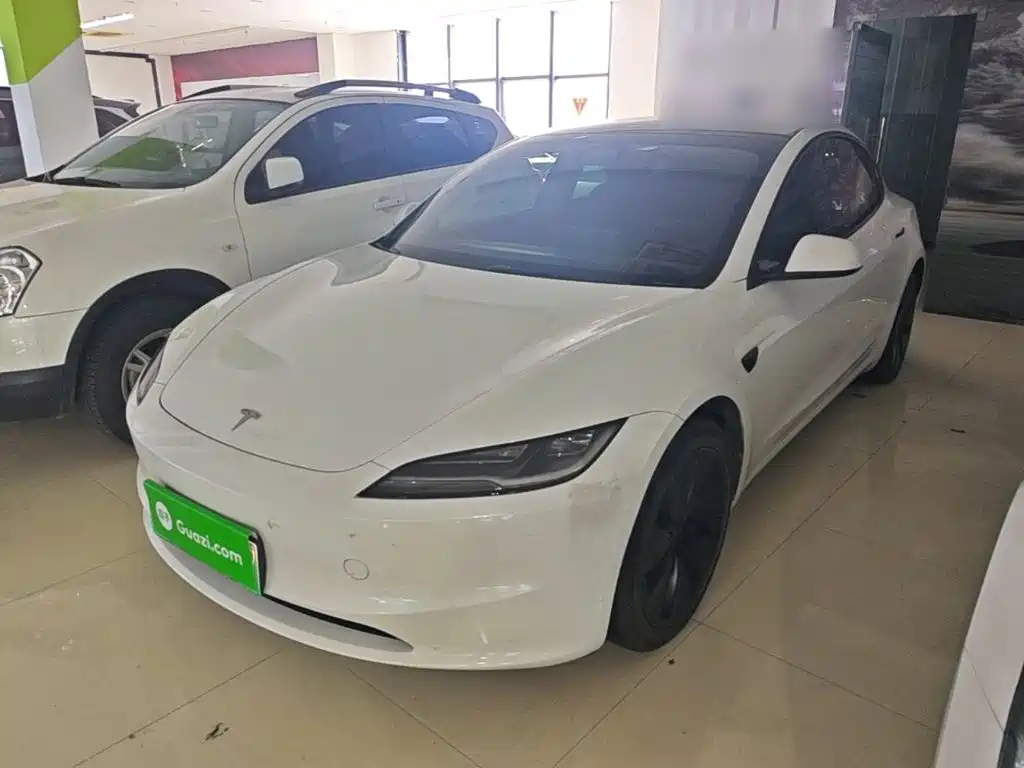 Tesla Model 3 — фото 2