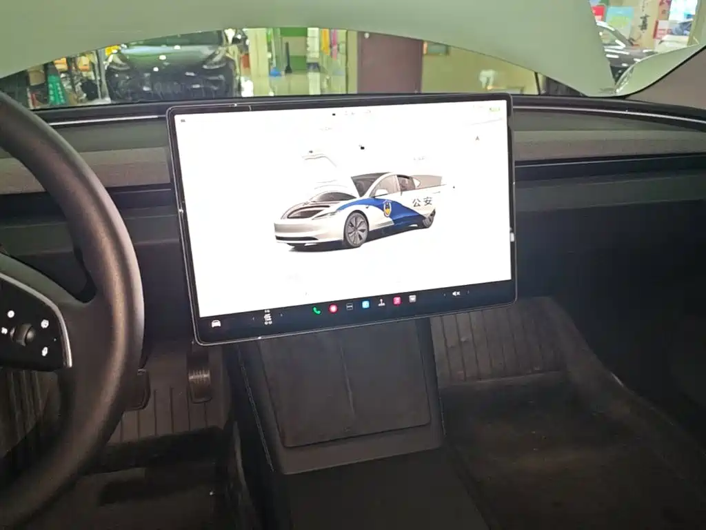 Tesla Model 3 — фото 13