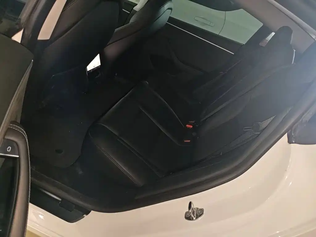 Tesla Model 3 — фото 17